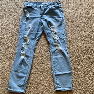 Light wash skinny jeans 3/4 length